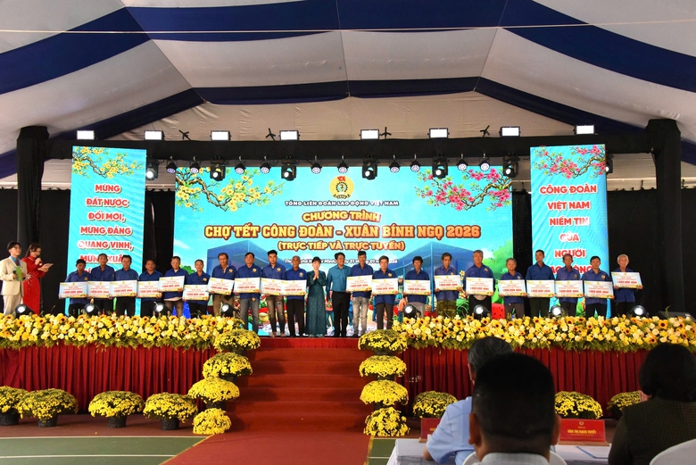 Chợ Tết C&ocirc;ng đo&agrave;n 2026 chăm lo 6.000 đo&agrave;n vi&ecirc;n, người lao động tại TP.HCM- Ảnh 1.