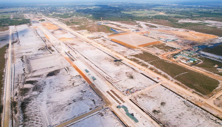 Rốt r&aacute;o thi c&ocirc;ng dự &aacute;n Cảng h&agrave;ng kh&ocirc;ng Quảng Trị- Ảnh 8.