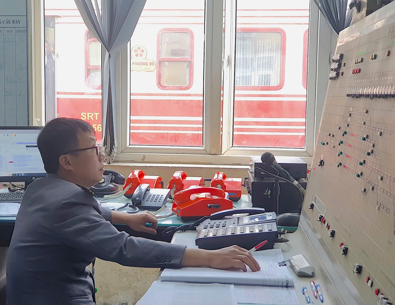Sẵn sàng làm chủ "bộ não" vận hành thông tin tín hiệu đường sắt hiện đại- Ảnh 1. Sẵn sàng làm chủ "bộ não" vận hành thông tin tín hiệu đường sắt hiện đại- Ảnh 1.