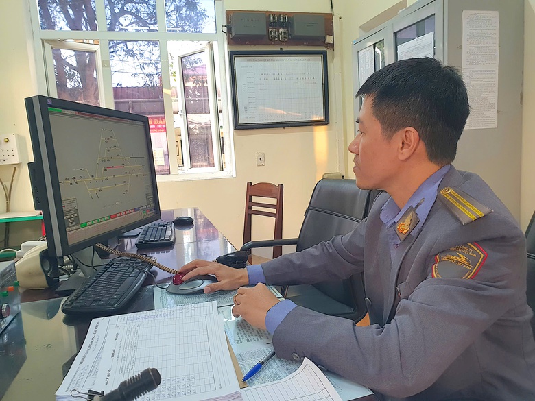 Sẵn sàng làm chủ "bộ não" vận hành thông tin tín hiệu đường sắt hiện đại- Ảnh 2. Sẵn sàng làm chủ "bộ não" vận hành thông tin tín hiệu đường sắt hiện đại- Ảnh 2.