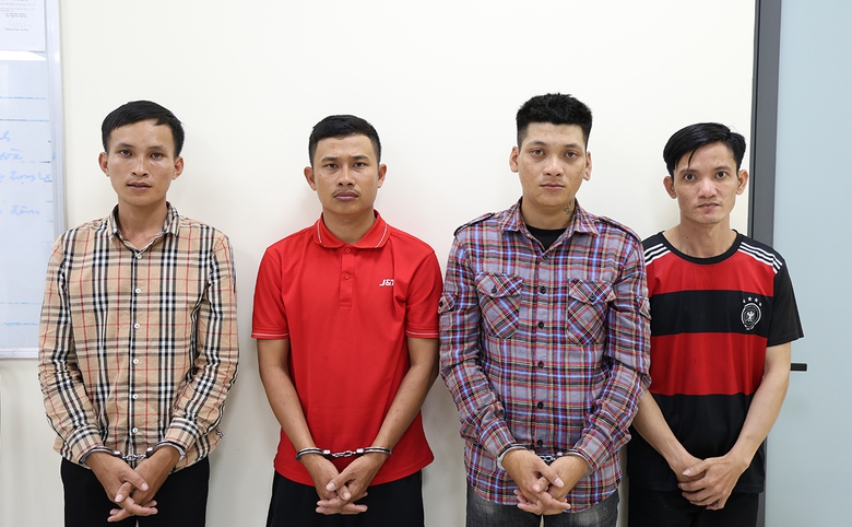 Tạm giữ h&igrave;nh sự 5 người ở An Giang sau vụ ẩu đả v&igrave; m&acirc;u thuẫn đổ r&aacute;c- Ảnh 2.