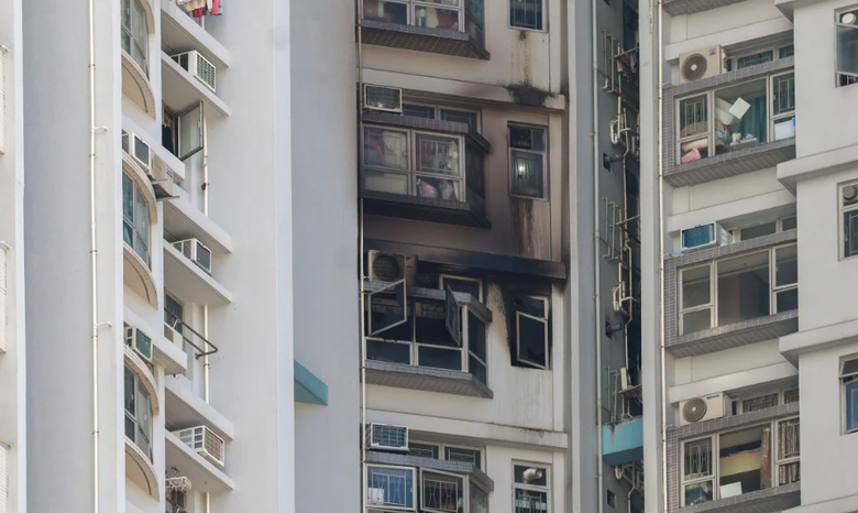 Lại ch&aacute;y chung cư ở Hong Kong, nhiều người thương vong- Ảnh 1.