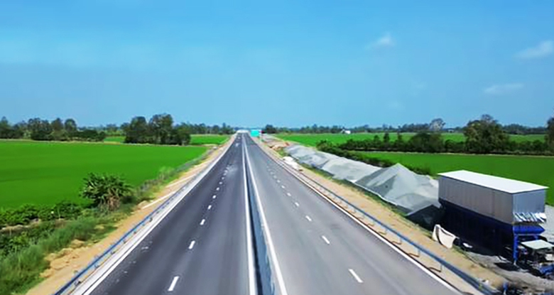 Th&aacute;o gỡ n&uacute;t thắt vật liệu, cao tốc Ch&acirc;u Đốc &ndash; Cần Thơ &ndash; S&oacute;c Trăng tăng tốc thi c&ocirc;ng- Ảnh 2.