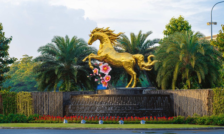 S&acirc;n bay Đ&agrave; Nẵng tr&igrave;nh l&agrave;ng linh vật Ngựa V&agrave;ng xu&acirc;n B&iacute;nh Ngọ 2026- Ảnh 6.