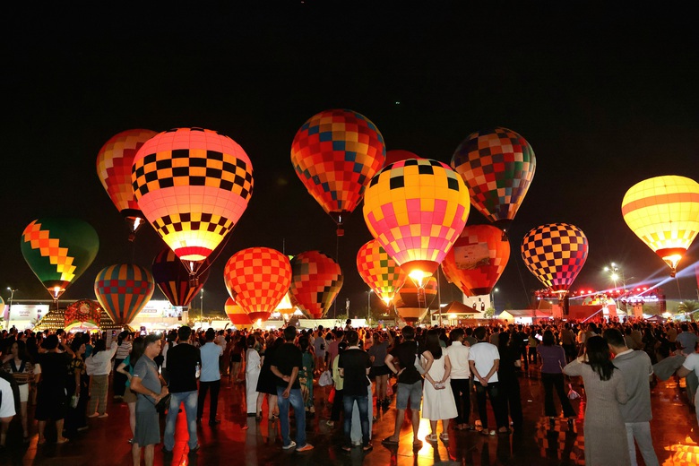 Du lịch Đồng Th&aacute;p thắng lớn nhờ Lễ hội Festival Hoa - Kiểng Sa Đ&eacute;c- Ảnh 2.