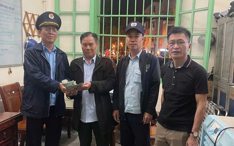 Ấm l&ograve;ng ng&agrave;y đầu năm: Nh&acirc;n vi&ecirc;n ga Nha Trang trao trả h&agrave;ng chục triệu đồng bỏ qu&ecirc;n