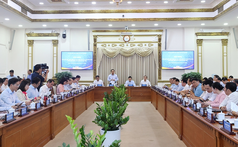 TP.HCM đặt quyết t&acirc;m tăng trưởng hai con số, coi 2026 l&agrave; năm tạo đ&agrave; bứt ph&aacute;- Ảnh 1.