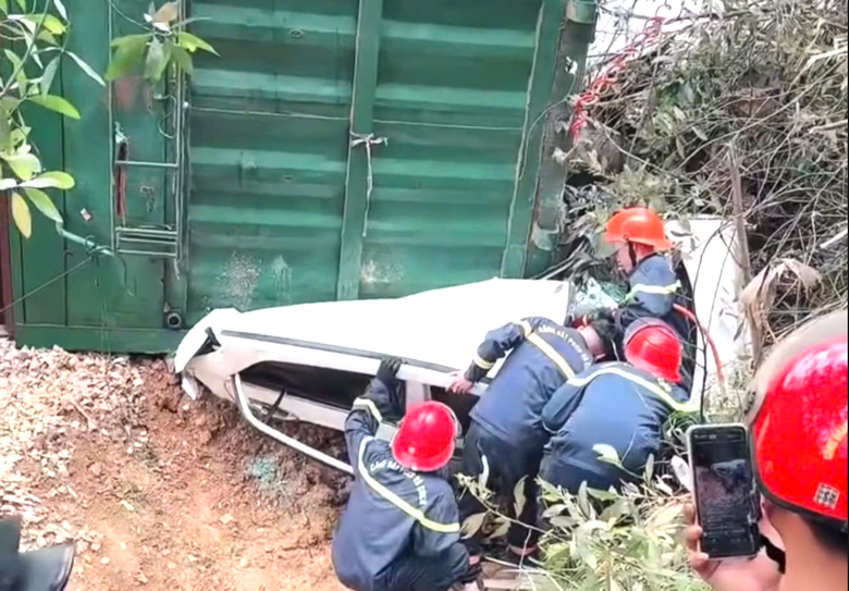 Thanh H&oacute;a: Tiếp tục n&acirc;ng cao vai tr&ograve;, tr&aacute;ch nhiệm trong c&ocirc;ng t&aacute;c bảo đảm trật tự ATGT- Ảnh 2.