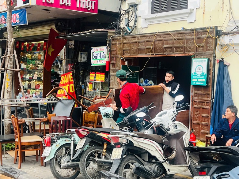 Hà Nội: Người dân hối hả di dời, bàn giao mặt bằng làm quảng trường phía Đông hồ Hoàn Kiếm- Ảnh 3. Hà Nội: Người dân hối hả di dời, bàn giao mặt bằng làm quảng trường phía Đông hồ Hoàn Kiếm- Ảnh 3.