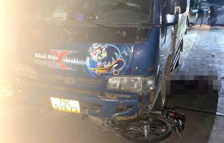 Xe m&aacute;y t&ocirc;ng tr&uacute;ng đầu xe tải ở Đắk Lắk, hai thanh ni&ecirc;n tử vong thương t&acirc;m- Ảnh 1.