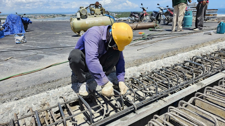 Huế: C&ocirc;ng bố đơn gi&aacute; nh&acirc;n c&ocirc;ng, ca m&aacute;y v&agrave; thiết bị thi c&ocirc;ng x&acirc;y dựng- Ảnh 2.