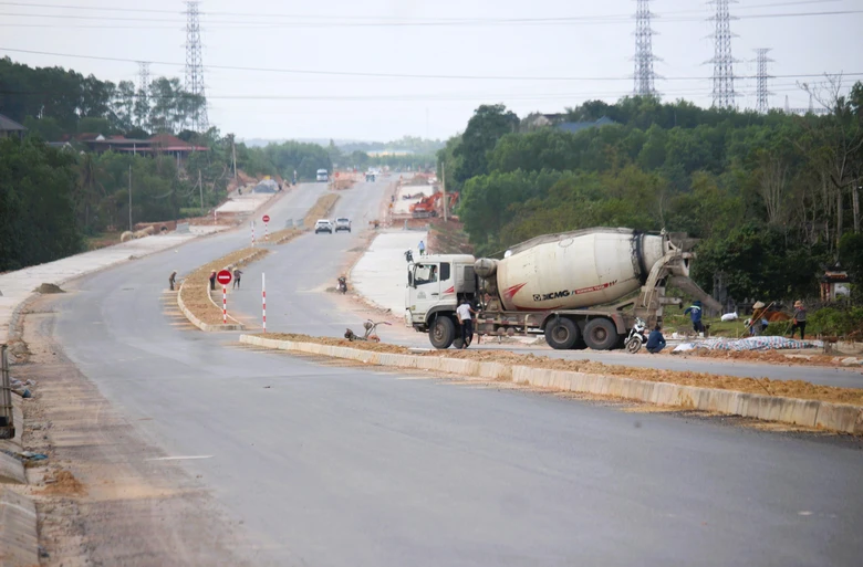 Hai tuyến đường dở dang nhiều năm ở Quảng Trị sắp ho&agrave;n th&agrave;nh- Ảnh 9.