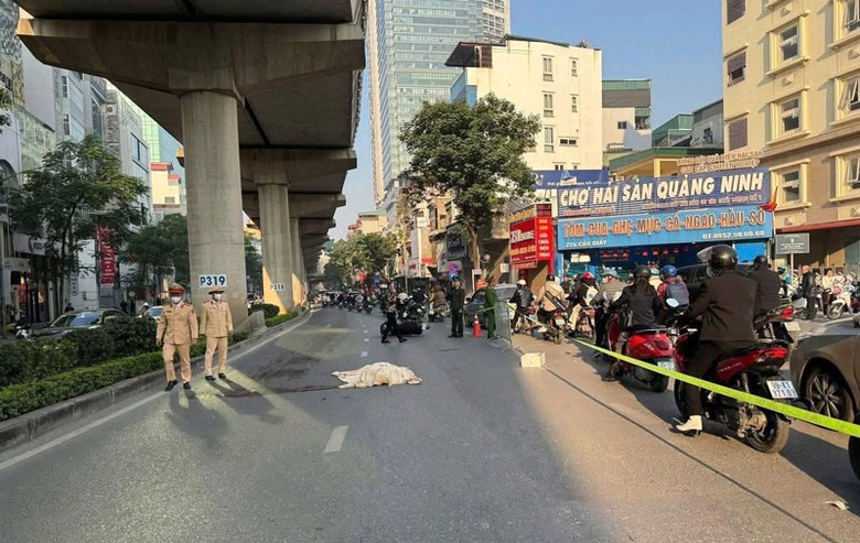 Hiện trường vụ tai nạn khiến nam thanh ni&ecirc;n tử vong tại chỗ.