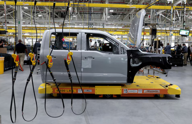 GM chấp nhận lỗ 6 tỷ USD, "nối g&oacute;t" Ford thu hẹp tham vọng xe điện- Ảnh 3.