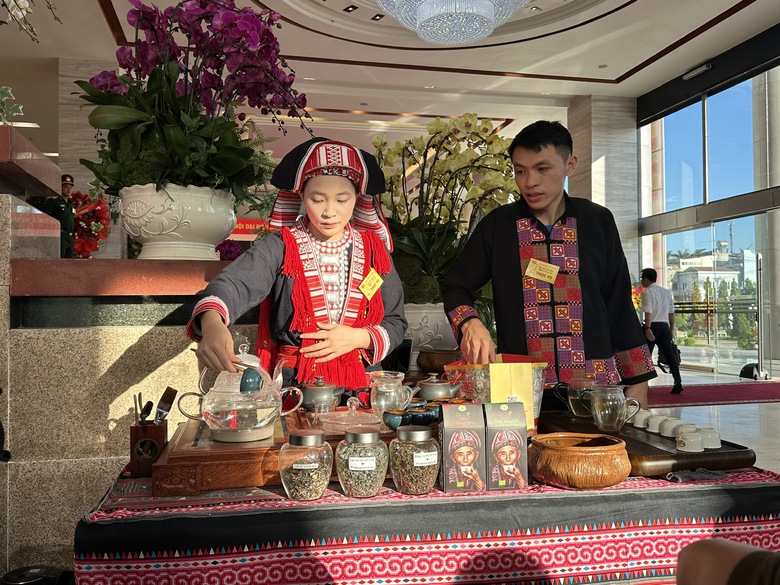 Tuy&ecirc;n Quang: Hạ tầng giao th&ocirc;ng đổi thay th&uacute;c đẩy giao thương n&ocirc;ng sản, n&acirc;ng cao đời sống- Ảnh 3.