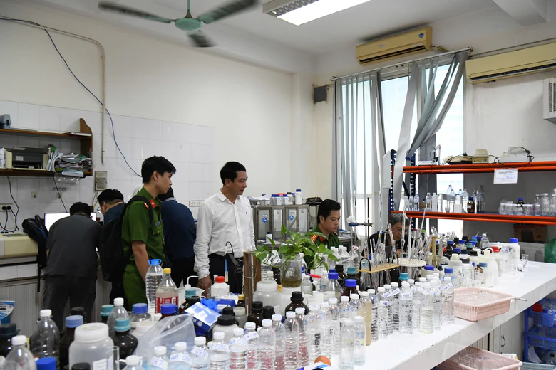 Khởi tố hàng loạt giám đốc, viện trưởng vụ làm sai lệch kết quả quan trắc môi trường- Ảnh 1.