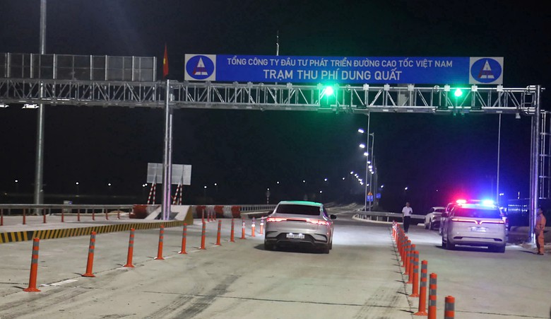 Chính thức thông xe nút giao nối cao tốc Bắc – Nam với Khu Kinh tế Dung Quất- Ảnh 2.