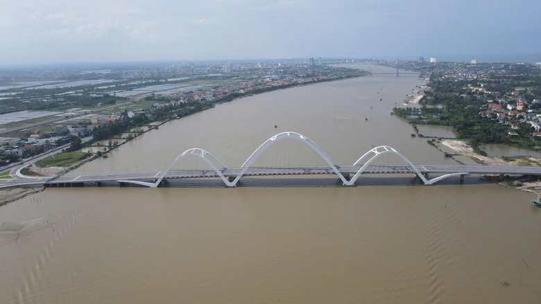 Quảng Trị: Cầu Nhật Lệ 3 chạy nước rút, quyết thông xe cuối năm- Ảnh 1.