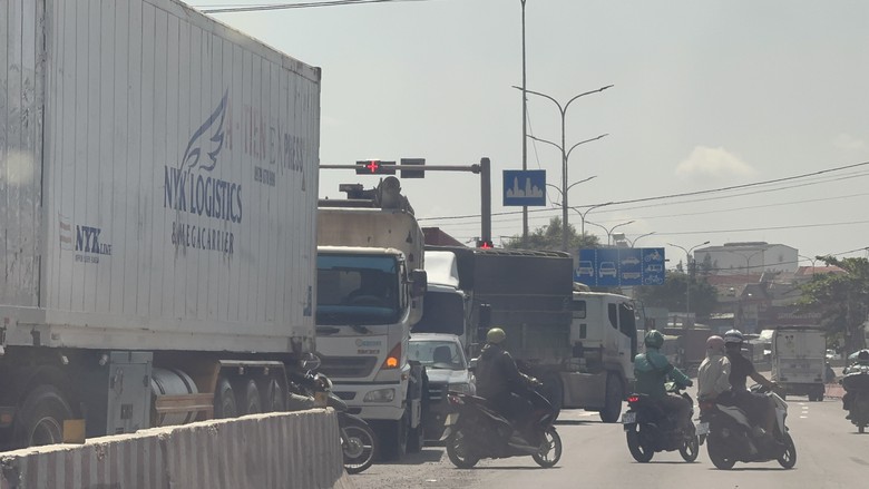 Nhiều tuyến đường ở Đồng Nai ùn tắc suốt buổi sáng, QL51 kẹt hơn 6km- Ảnh 4.