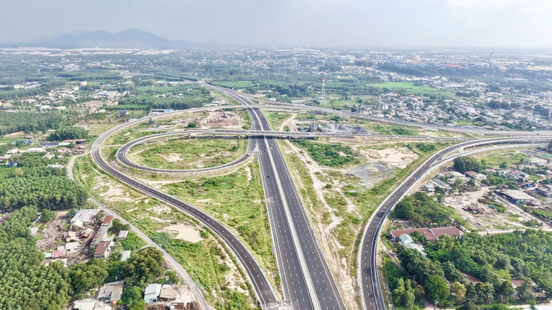 BÀI 2: Sân bay Long Thành - điểm hội tụ của mạng lưới giao thông đa phương thức- Ảnh 3.
