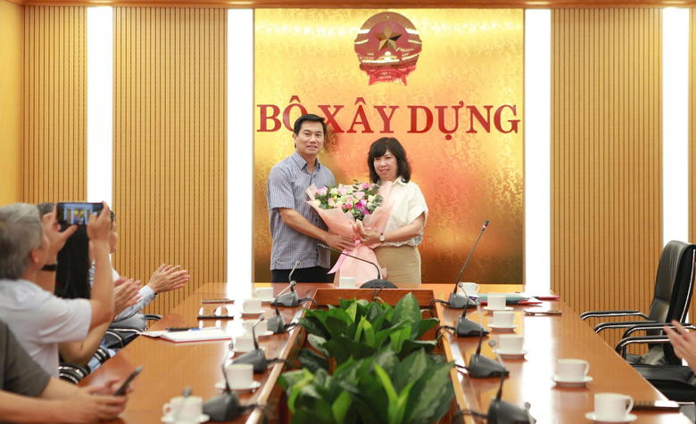 Bộ Xây dựng công bố quyết định công tác cán bộ, Vụ Quy hoạch - Kiến trúc có tân Vụ trưởng- Ảnh 2.