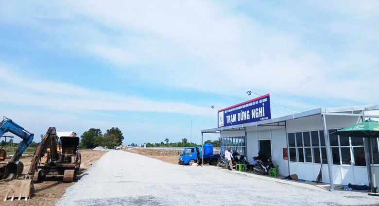 Hai trạm dừng nghỉ cao tốc Cần Thơ - Cà Mau vướng thủ tục giao đất- Ảnh 3.
