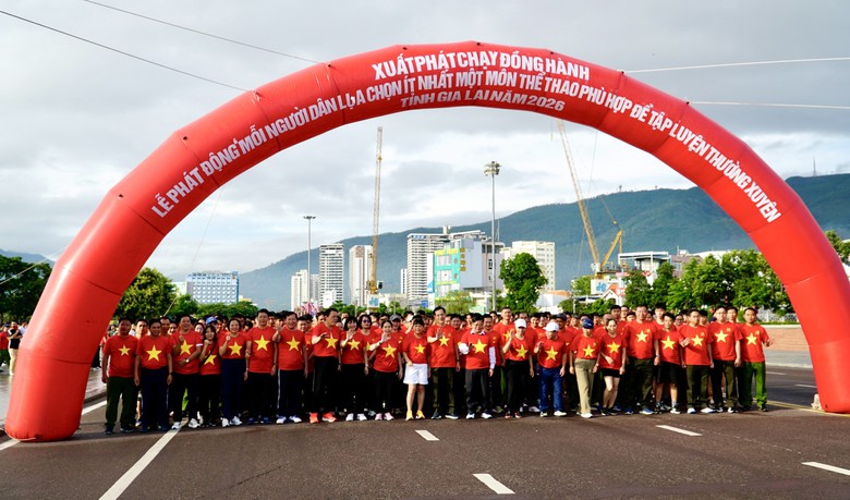 Gia Lai: Gần 3.000 người chạy bộ, lan tỏa phong trào rèn luyện thể thao- Ảnh 2.