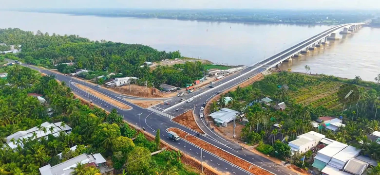 Công trường cầu Đại Ngãi chạy đua tiến độ, ứng phó mùa mưa- Ảnh 4.