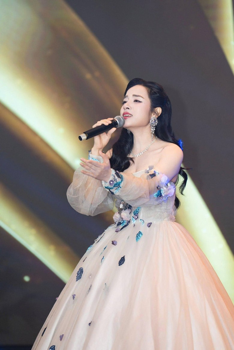 Gặp lại ký ức Hà Nội qua tiếng hát opera Trang Bùi trong "Sông Hồng nỗi nhớ"- Ảnh 1.