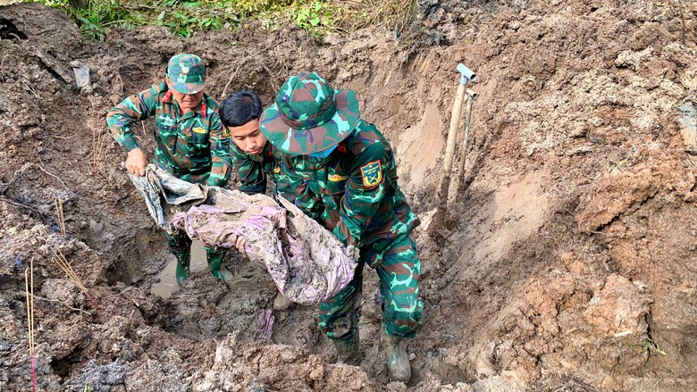 Cà Mau: Quy tập 3 hài cốt liệt sĩ cùng nhiều di vật tại Nghĩa trang tạm Cầu Chữ Y- Ảnh 1.