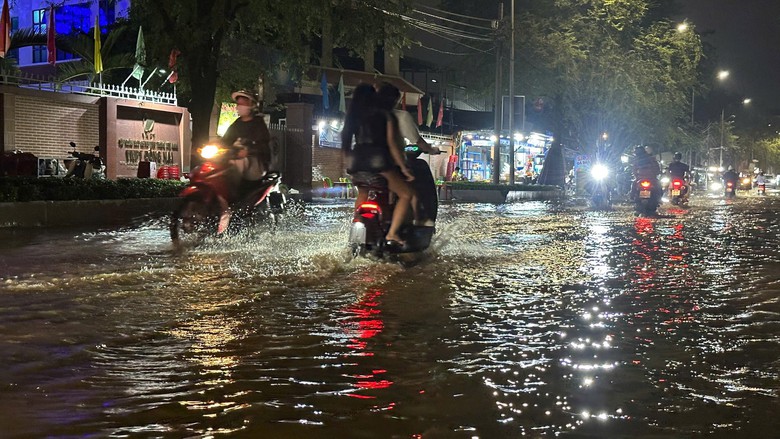 Lũ trên sông Đồng Nai vẫn ở mức cao, cảnh báo ngập nhiều khu vực- Ảnh 2.