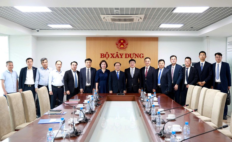Thứ trưởng Nguyễn Văn Sinh làm việc với CNBM về quản lý, phát triển vật liệu xây dựng- Ảnh 2.