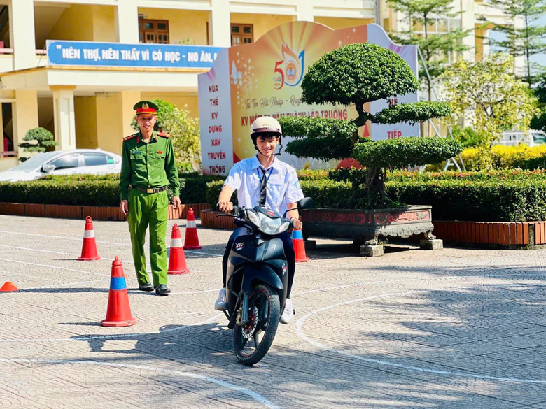 Hải Phòng: Đào tạo kỹ năng lái xe an toàn cho hơn 150.000 học sinh và người dân- Ảnh 2.