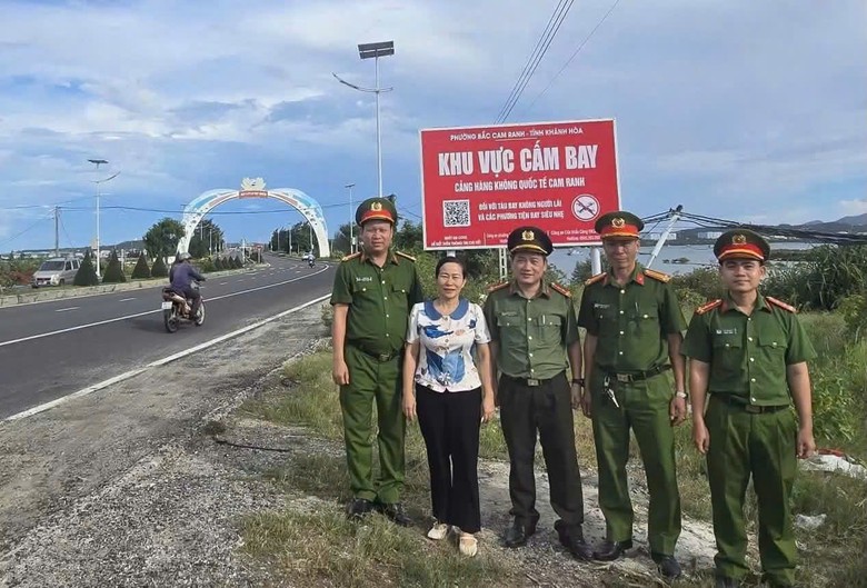 Khánh Hòa: Lắp đặt 10 biển báo khu vực cấm thiết bị bay không người lái tại Bắc Cam Ranh- Ảnh 1.