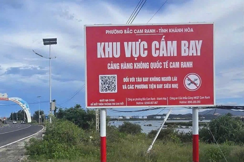 Khánh Hòa: Lắp đặt 10 biển báo khu vực cấm thiết bị bay không người lái tại Bắc Cam Ranh- Ảnh 2.