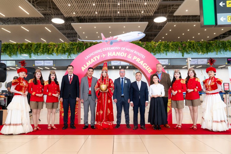 Khai trương đường bay đến Almaty, Praha, Vietjet mở thêm kết nối Việt Nam với thế giới   - Ảnh 4.