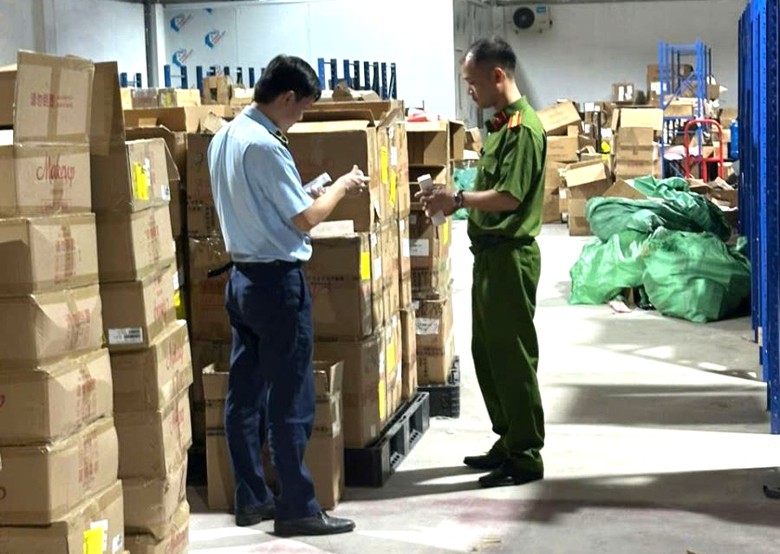 Bắc Ninh: Thu giữ hơn 200 nghìn sản phẩm mỹ phẩm không rõ nguồn gốc- Ảnh 1.