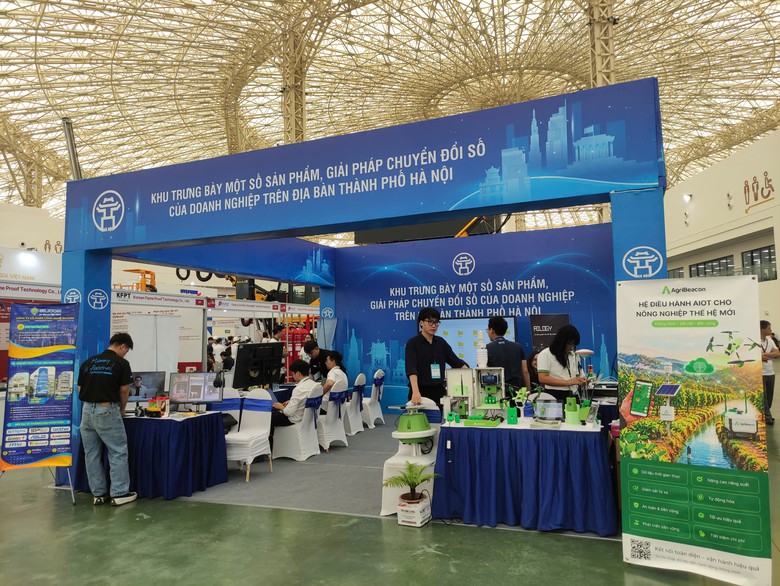 Khoa học công nghệ tạo gần 296.000 tỷ đồng giá trị tăng thêm cho kinh tế Hà Nội- Ảnh 1.