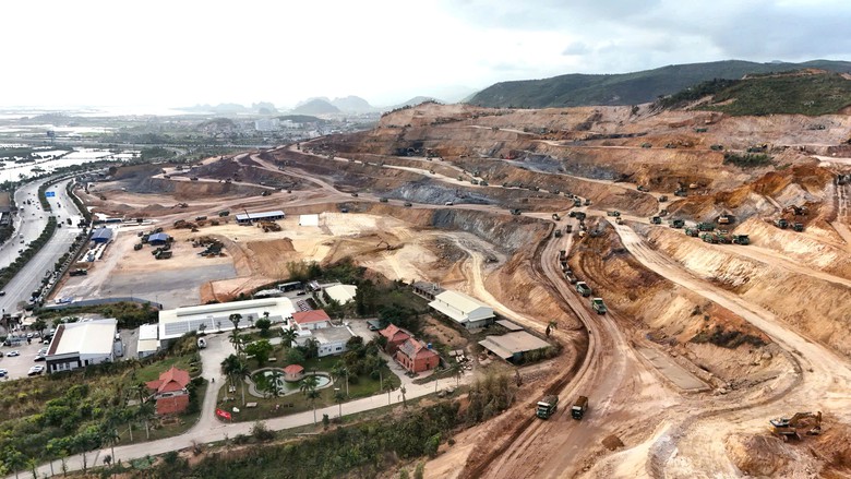Quảng Ninh đấu giá 4 mỏ đất trữ lượng hơn 5 triệu m³- Ảnh 1.