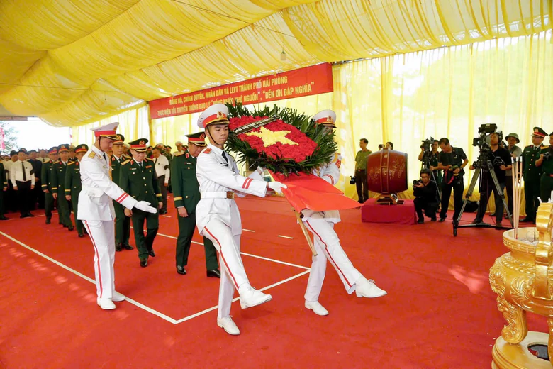 Hải Phòng truy điệu, an táng 56 hài cốt liệt sĩ và đồng bào tử nạn tại khu vực Mả Chìa - Ảnh 2.