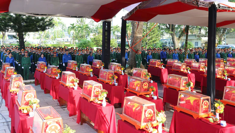 Cần Thơ an táng 120 hài cốt liệt sĩ tìm kiếm tại địa bàn thành phố- Ảnh 5.