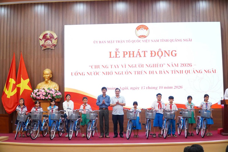 Quảng Ngãi tiếp nhận hơn 14 tỷ đồng chăm lo cho người nghèo trong lễ phát động- Ảnh 2.