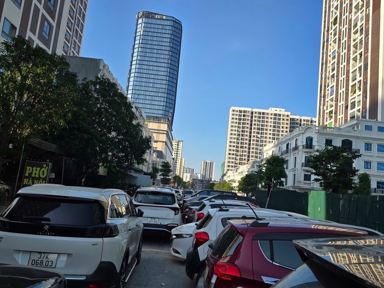 Nghệ An rà soát quy hoạch, tìm quỹ đất làm bãi đỗ xe đô thị- Ảnh 4.