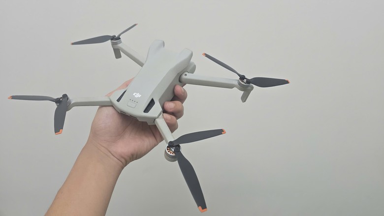 Lo UAV uy hiếp an toàn hàng không, cắm biển cấm bay quanh sân bay Đà Nẵng, Chu Lai- Ảnh 3.