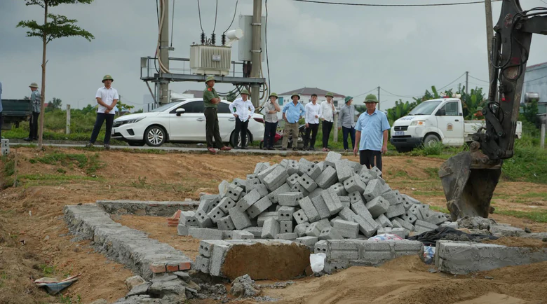 Hà Tĩnh: Triển khai các biện pháp ngăn chặn xây dựng trái phép khu vực Vũng Áng- Ảnh 1.