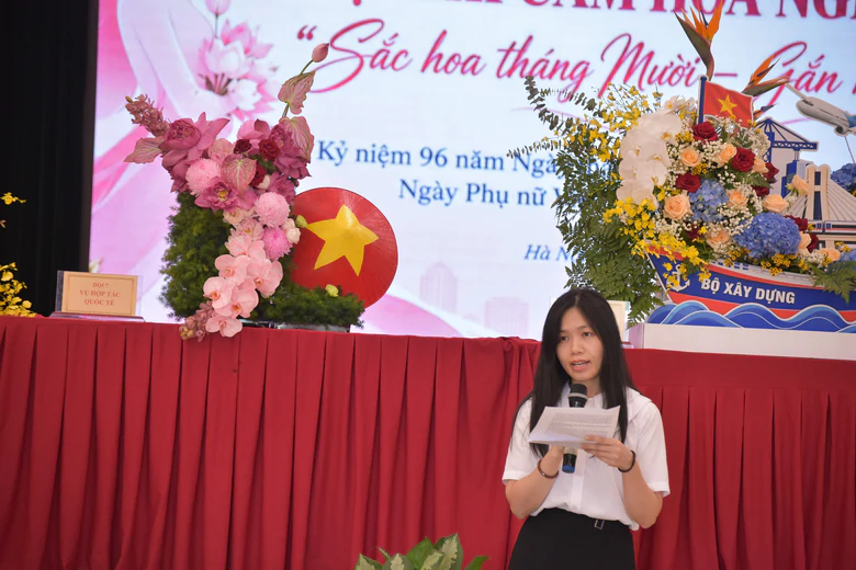 9 đội thi tranh tài hội thi cắm hoa nghệ thuật Văn phòng Bộ Xây dựng - Ảnh 14.
