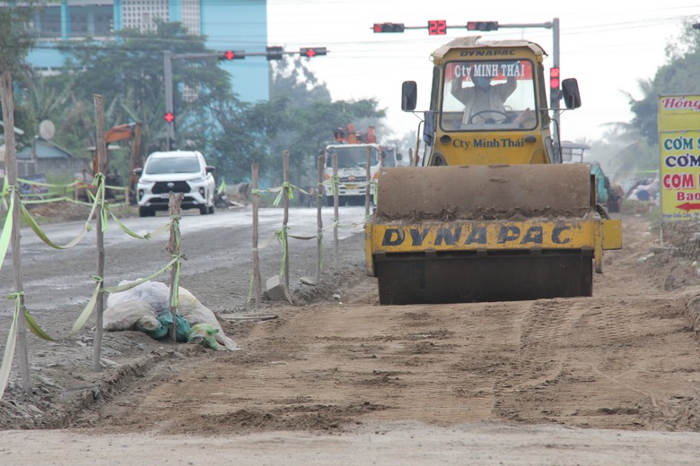 Đồng Tháp: Tăng tốc thi công dự án mở rộng tuyến nối QL1, cao tốc TP.HCM - Trung Lương - Ảnh 3.