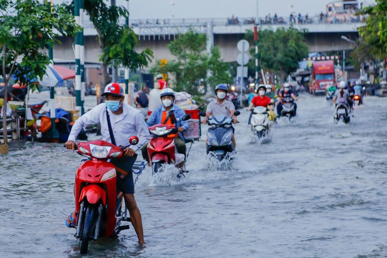 Chống ngập TP.HCM: Cần đồng bộ hạ tầng, dành không gian cho nước- Ảnh 1.