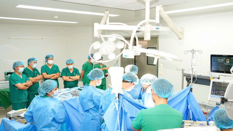Chuyển giao kỹ thuật mổ tim bắc cầu cho Bệnh viện C Đà Nẵng- Ảnh 2.