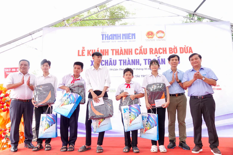 Cần Thơ khánh thành cầu Rạch Bờ Dừa - Ảnh 2.